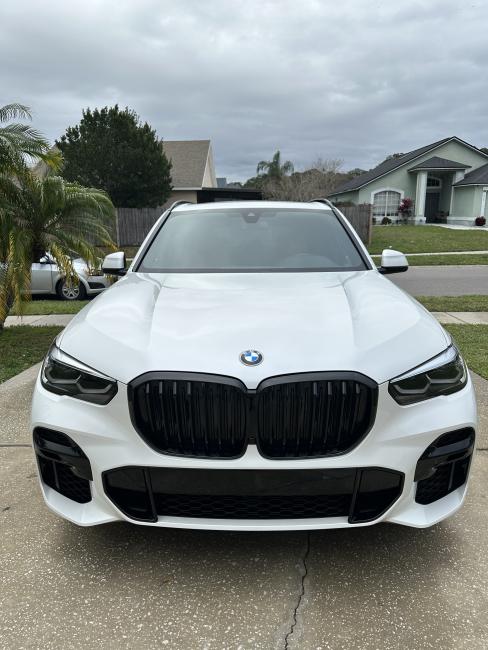 🌟 Reviving Radiance: ESF Mobile Detailing's Luxurious Flawless Detail for the 2023 BMW X5 in Alafaya, Florida! 🌟